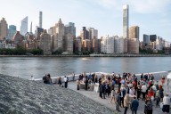 Ai Weiwei cuestiona el sentido de las guerras en un 'santuario' artístico frente a la ONU