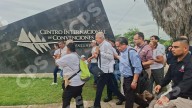 Manifestación en el Centro de Convenciones de Vallarta se torna tensa