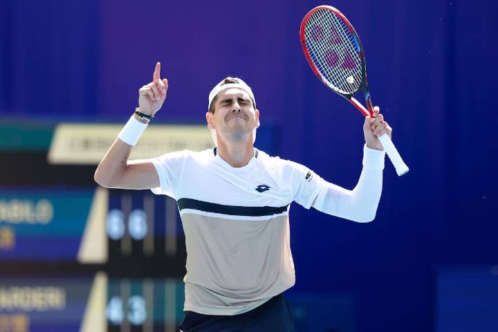 Alejandro Tabilo da otro golpe en Chengdú: elimina al 30° del mundo y queda a un paso de volver al top 100