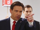Ron DeSantis firmó una ley millonaria que impactará a los conductores y transportistas de Florida
