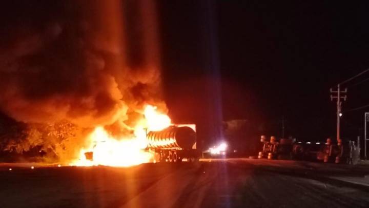 Reportan Incendio de Pipa por Volcadura en Tamaulipas