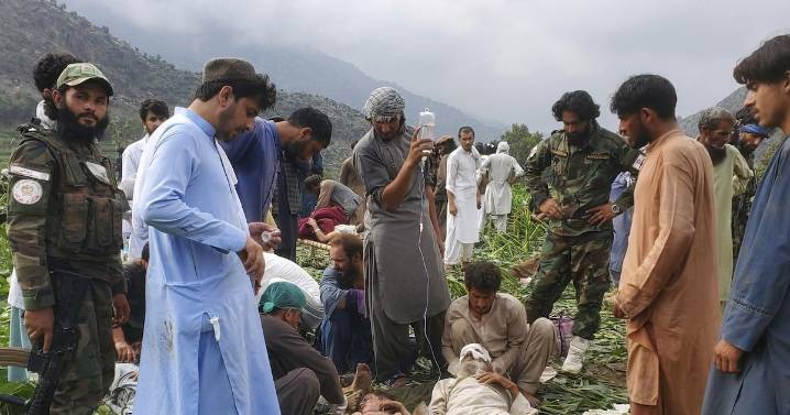 Afghanistan earthquake: 800 killed, 2,500 injured