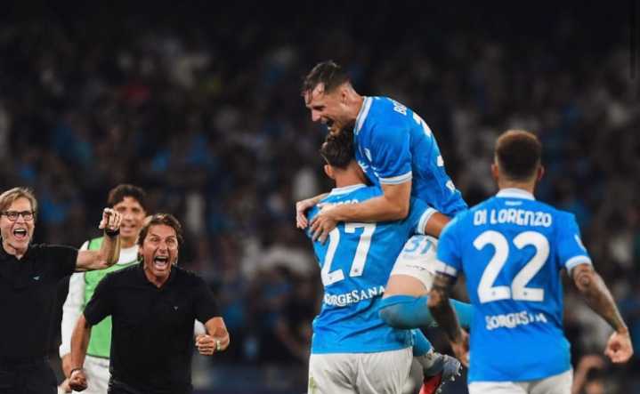 El Nápoles venció 3 - 2 al Pisa, logrando así su cuarta victoria.