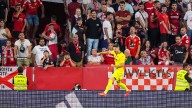 El hostil recibimiento de la afición del Sevilla a Solomon: "Israel, asesina"