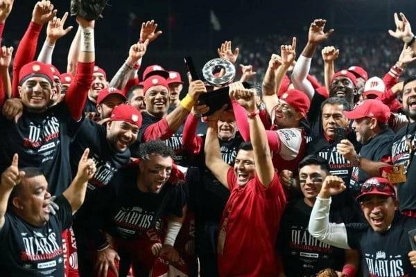 Diablos hunde a Piratas y clasifica a la Serie del Rey