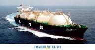 YPF negocia con China y Corea la compra de buques para exportar GNL