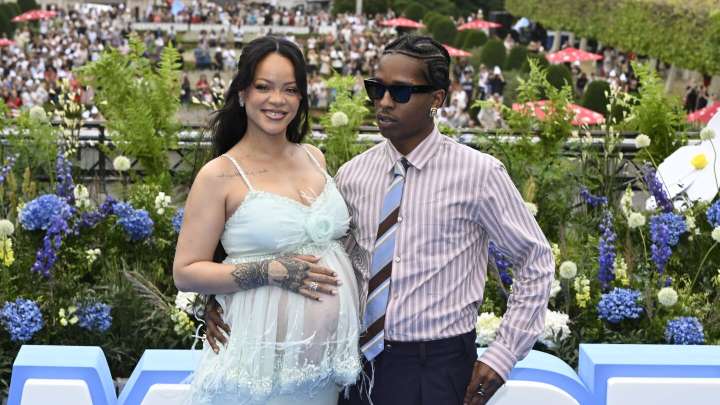 ¡Rihanna le da la bienvenida a su primera niña! Convirtiéndose en mamá de 3