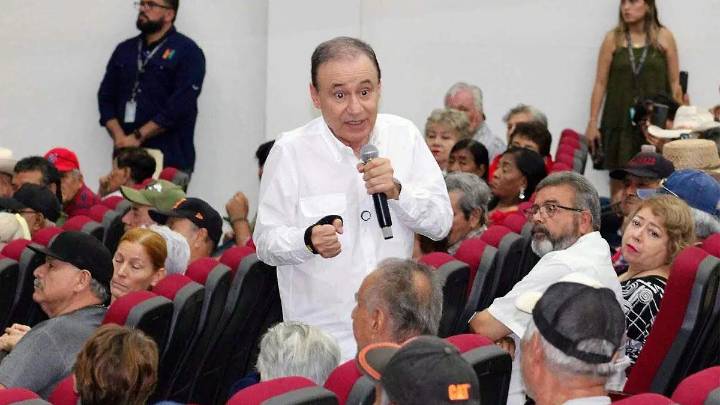 Alfonso Durazo reitera compromiso con ganaderos ante cierre fronterizo por gusano barrenador