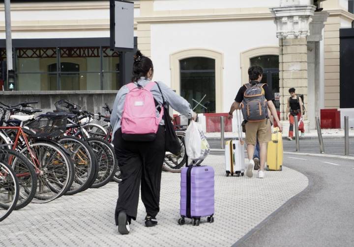 El Gobierno central pide a Airbnb la retirada de anuncios de 138 pisos turísticos ilegales en Donostia