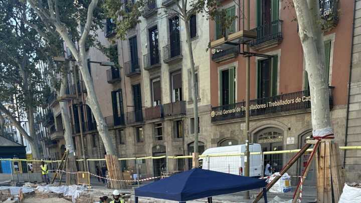 Descubren 44 metros de una muralla medieval del siglo XIV en las obras de la Rambla