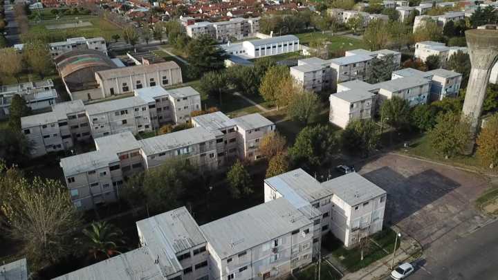 Barrio Jardín: Investigan el hurto de una mochila con casi 4 millones de un camión de reparto