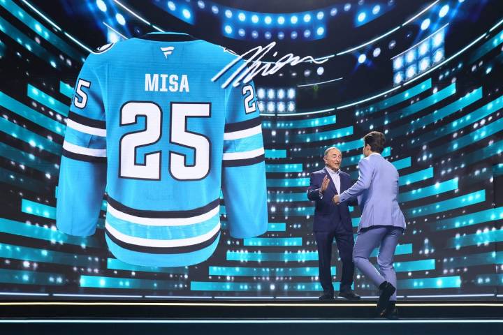 Sharks sign Michael Misa, No. 2 pick in 2025 draft, to entry