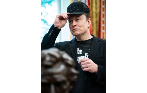 Elon Musk podría convertirse en el primer billonario con el nuevo plan salarial de Tesla