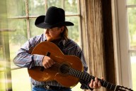 Jake Worthington Revives Traditional Country Sounds on ‘When I Write The Song’: ‘I Like My Music To Sound Like Live Music’