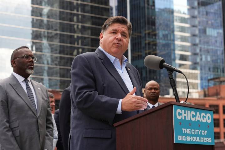 Demócratas alertan sobre una invasión militar en Chicago