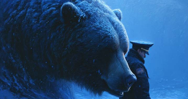 “Es lo más ruso que he visto hoy”: policía sorprende al patrullar junto a un oso en Rusia