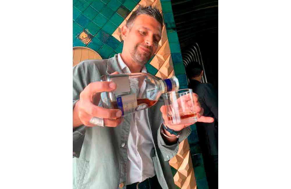 Javier Vicuña: el bartender español que encontró el alma del ron Diplomático
