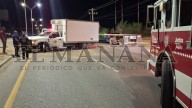 Accidente nocturno en Nuevo Laredo: camión brinca a carriles y casi provoca choque con tráileres