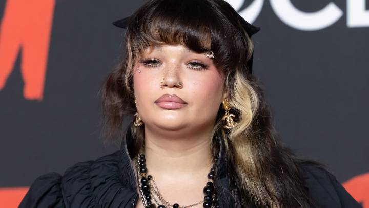 Lola Young shares update after collapsing on stage