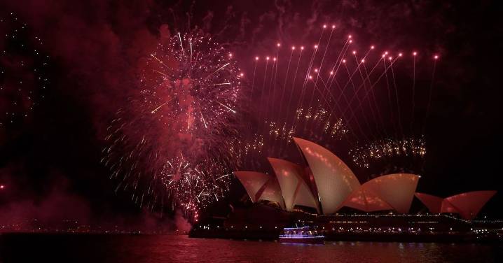 NYE Sydney: Thousands of free tickets up for grabs as Sydney opens New Year's Eve ballot