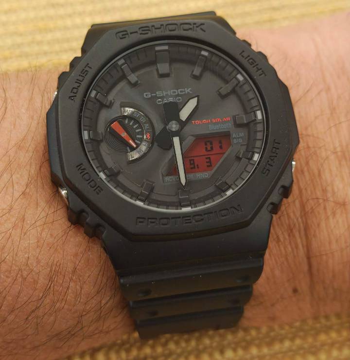 A examen. Probamos un reloj pulsera ni muy inteligente ni muy analógico