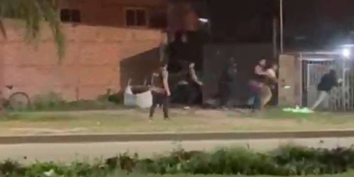 Un sospechoso muerto en un allanamiento por contrabando de cigarrillos en Formosa: los videos