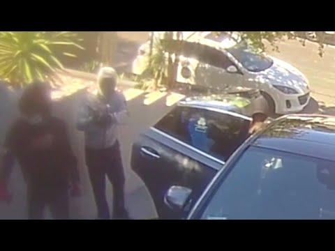 LA car wash workers robbed at gunpoint in Woodland Hills