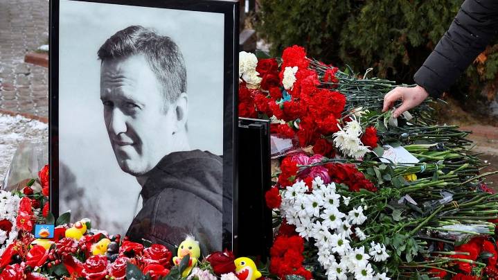 La viuda de Navalni insiste en que el disidente fue envenenado en la cárcel y acusa a Putin