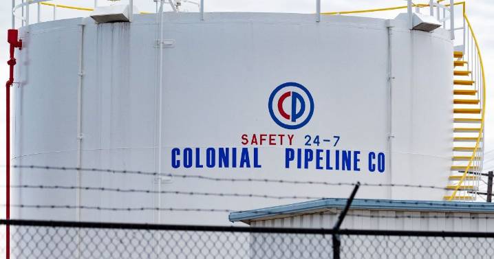 Precio del petróleo estadounidense cierra en su nivel más bajo en años