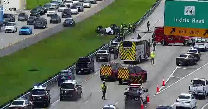 Rollover crash on I-95 at Indrio Road in Fort Pierce shuts down all northbound lanes