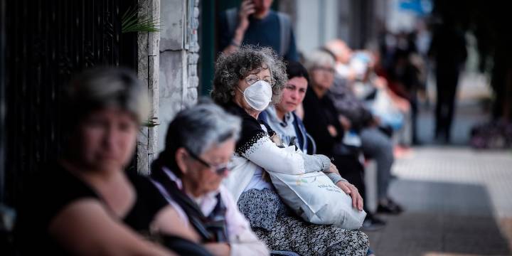 Presupuesto 2026: el Gobierno asegura que asistirá a 22,5 millones de argentinos, 1,3 millones menos que en la gestión anterior