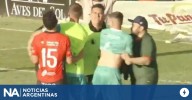 Tensión en la Primera Nacional: hinchas de Deportivo Maipú invadieron la cancha para pelear con los jugadores