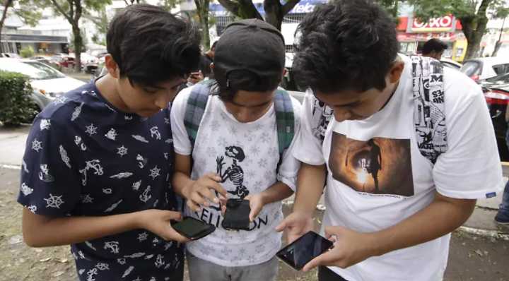Estudio revela que conductas de recompensa fácil y rápida se dispara en la adolescencia por la soledad