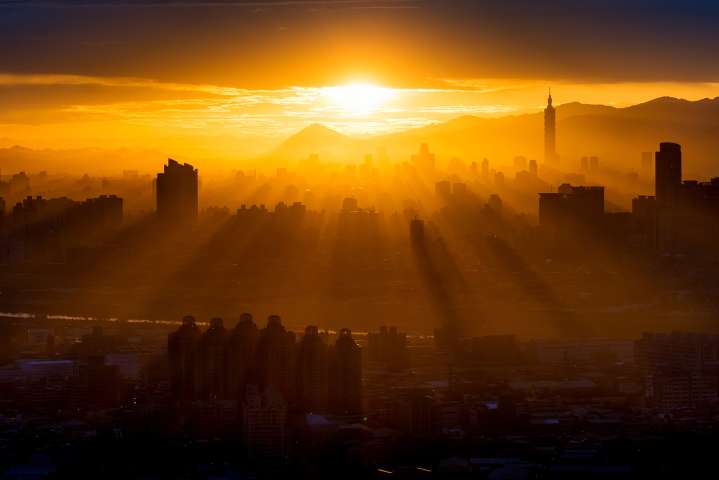 LIVE NOW! Grappling with accelerating climate risks – Is it time to explore research into Solar Radiation Modification?
