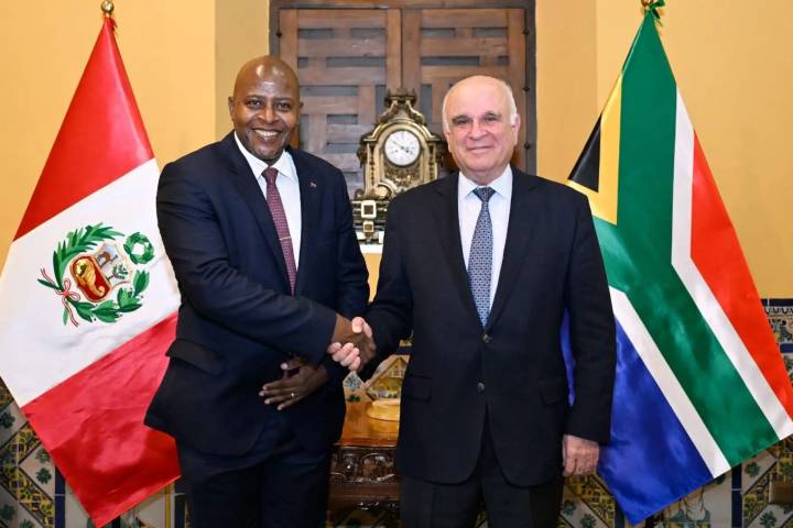Perú y Sudáfrica relanzan agenda con foco en comercio, minería y ciencia antártica