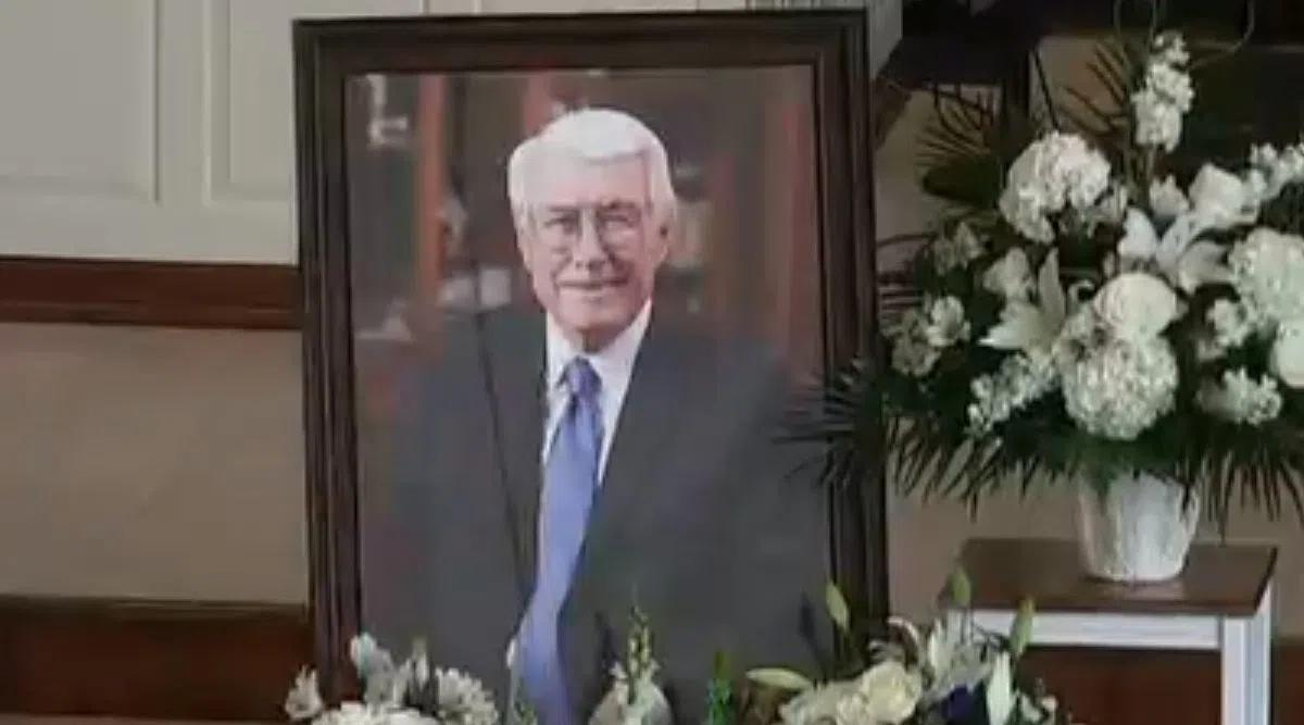 Illinois says goodbye to former Governor Jim Edgar