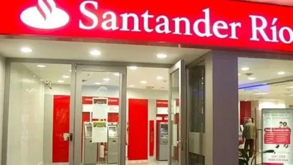 Acuerdo entre La Bancaria y Banco Santander: no habrá despidos ni medidas de fuerza hasta el 31 de octubre