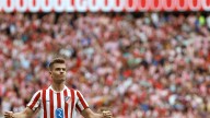 Iturralde González, ex árbitro, sobre si Sorloth debió ver la segunda amarilla por celebrar con el público: "Leo literalmente la regla"