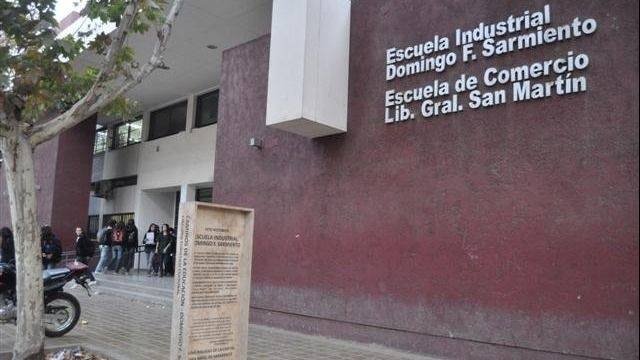 Alerta por viento Zonda: universidades suspenden actividades