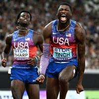 American Cordell Tinch wins world 110m hurdles gold