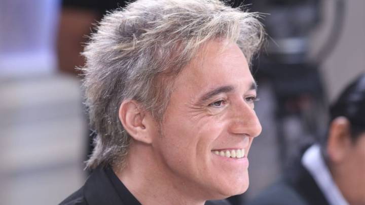 CAE recordó cuando fue contratado por un empresario para conquistar a su pareja