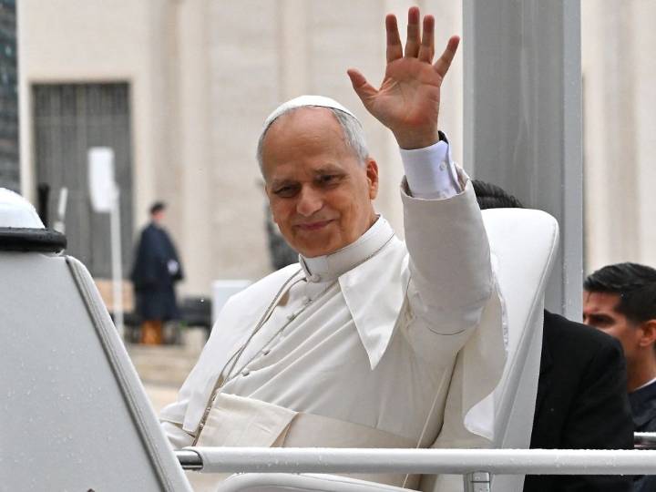 Pope Leo on Monday Night Football? Peyton Manning says he tried