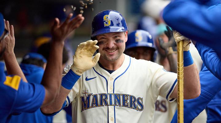 Mariners’ Cal Raleigh creates own MLB club in bonkers game vs. Royals
