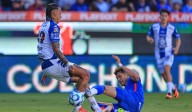 Chiquete Orozco comete terrible patada y se va expulsado del Pachuca vs Cruz Azul (VIDEO)