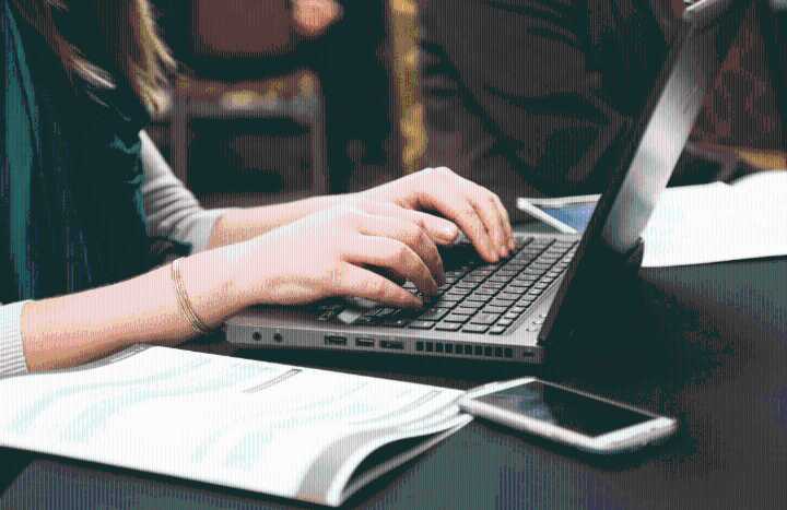 College Essay Format: Writing Tips Shared by Former Admissions Counselors