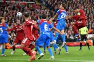 Van Dijk tumba al Atlético en el último asalto