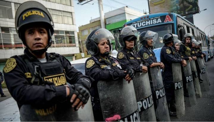 Matan a balazos a diplomático en Perú: sicarios lo atacaron en la puerta de su edificio