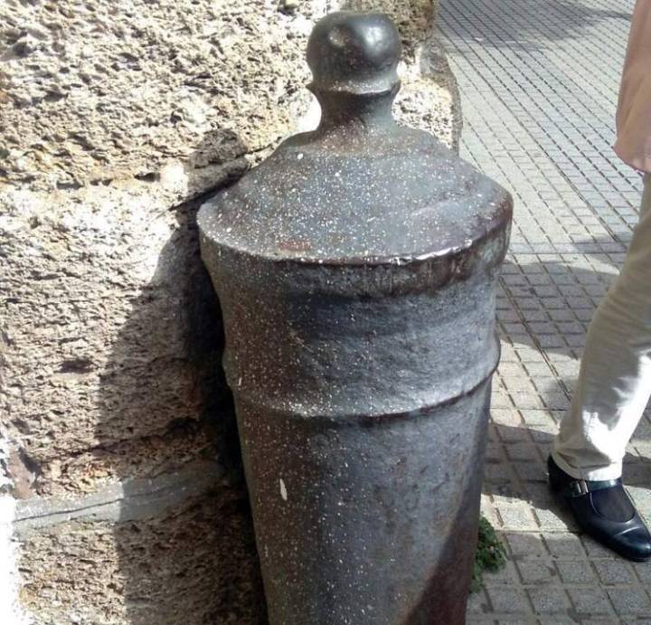El Ayuntamiento inicia una campaña de restauración y conservación de los guardacantones