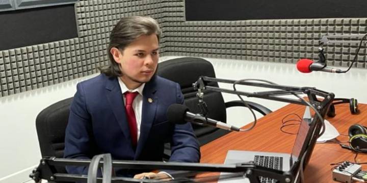 Hijo de Jorge Barón mandó a Gustavo Petro a revisar su nueva reforma tributaria: “No le mienta al pueblo colombiano en la cara”