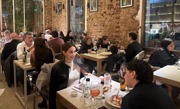 El restaurante de CABA que se reinventa con pastas con brasas y creatividad